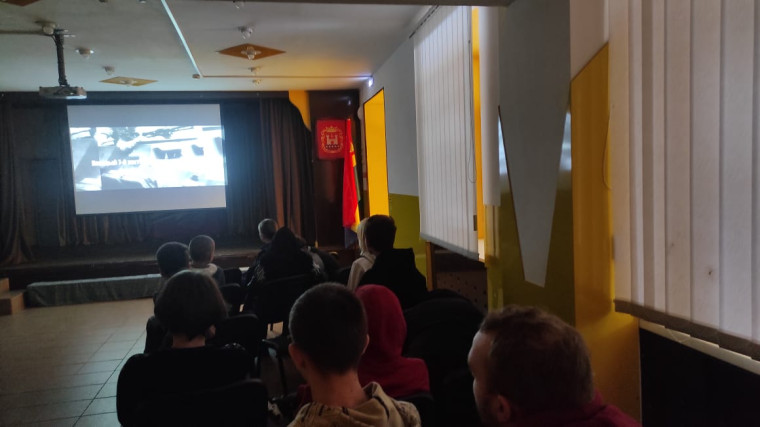 Просмотр социального видеоролика "Неонацизм".